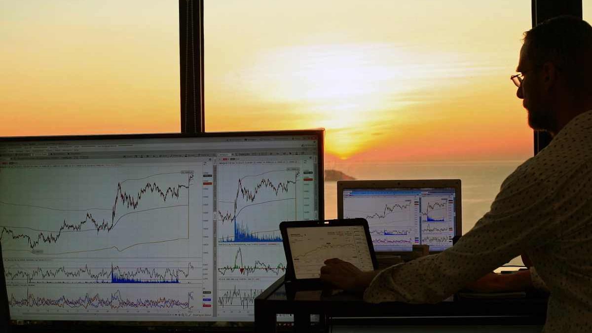 How Dividends Work: The Basics of Dividend Investing and Its Benefits